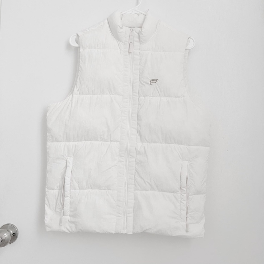 White Puffer Vest NWOT Size Small Fabletics Nylon Polyester Blend Pockets